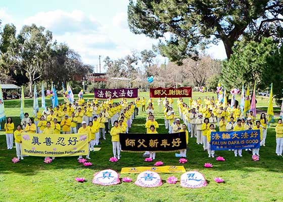 Image for article Los Angeles: Praktikující Falun Dafa přejí Mistru Li šťastný čínský Nový rok