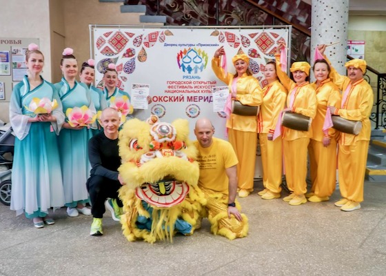 Image for article Rusko: Představení Falun Dafa na kulturním festivalu v Ryazan