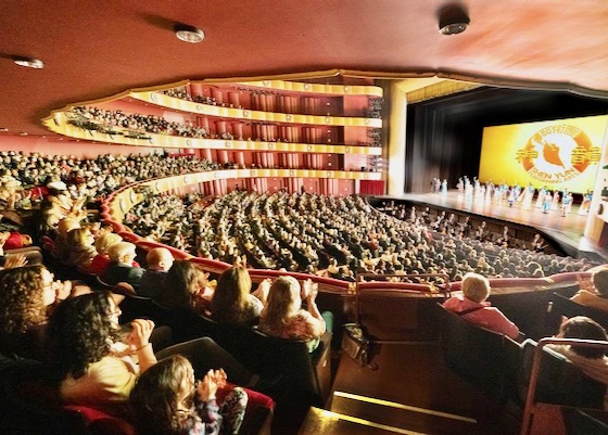 Image for article Dánští, francouzští, švýcarští, kanadští a američtí návštěvníci divadla oceňují Shen Yun: „Nádherný duch“