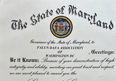 Image for article Maryland, USA: Guvernér vydal praktikujícím ocenění za službu pro stát