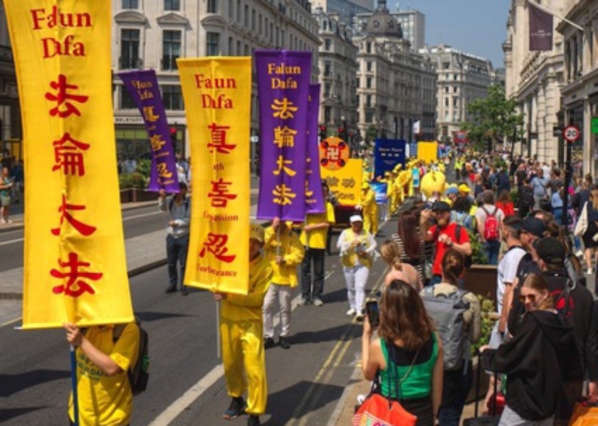 Image for article Londýn, Velká Británie: Velký průvod na oslavu Světového dne Falun Dafa