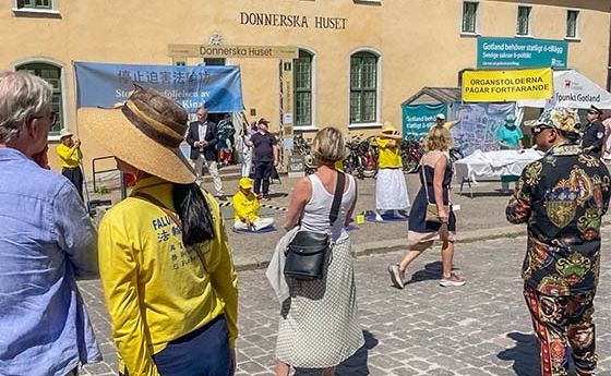 Image for article Visby, Švédsko: Představení Falun Dafa během Almedalenského týdne