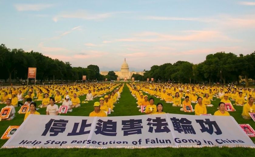 Image for article Washington DC: Svíčková vigilie na National Mall připomíná památku praktikujících Falun Gongu, kteří zemřeli při pronásledování