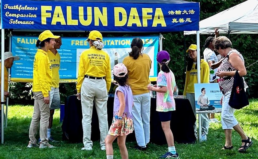 Image for article Ottawa, Kanada: Na multikulturním festivalu v Ottawě se lidé dozvídají o Falun Dafa