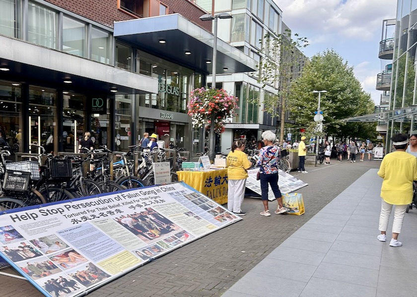 Image for article Nizozemsko: Lidé v Hoofddorpu a Amste se dozvěděli o Falun Dafa a pronásledování v Číně