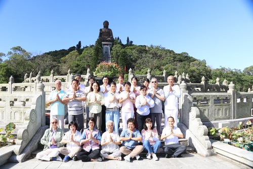 Image for article Praktikující Falun Dafa na Taiwanu a v Hongkongu s úctou přejí Mistru Li Hongzhi šťastný Svátek středu podzimu