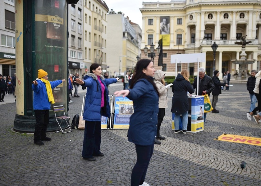 Image for article Slováci podepisují petici za ukončení pronásledování Falun Dafa