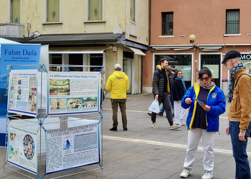 Image for article Itálie: Praktikující v různých částech země uspořádali akce k připomenutí poklidného protestu z 25. dubna (část 2)