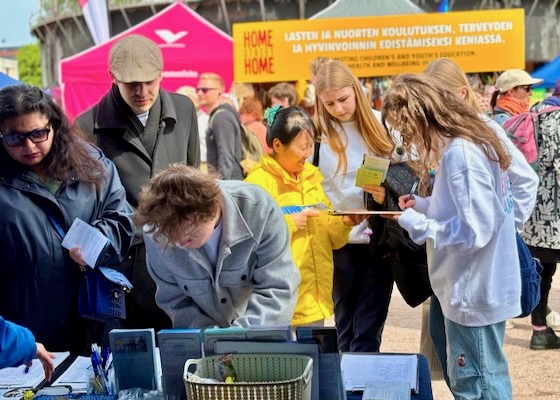 Image for article Helsinky, Finsko: Upozornění na pokračující pronásledování Falun Gongu v Číně na festivalu World Village