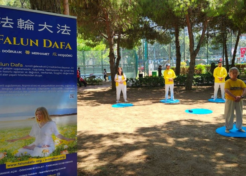 Image for article Istanbul, Turecko: Představení Falun Dafa na Festivalu životního prostředí