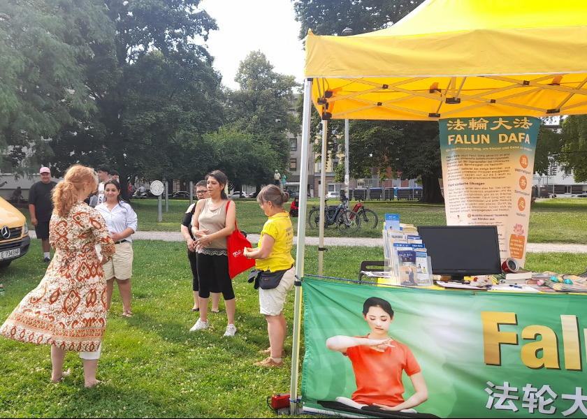 Image for article Aachen, Německo: Představování Falun Dafa na Multikulturním festivalu
