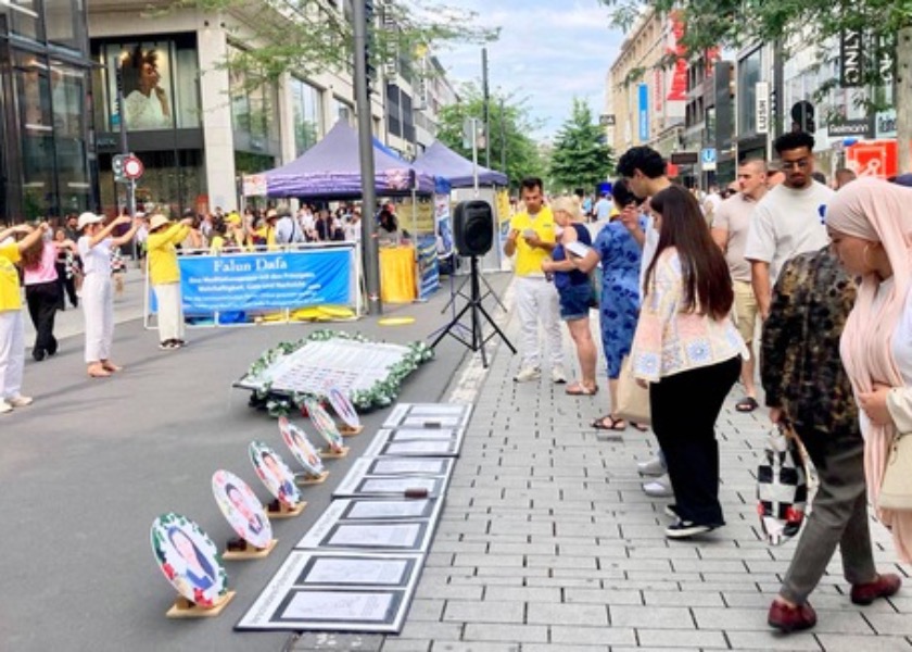 Image for article Německo: Poslanec ukázal na shromáždění dopis z čínského konzulátu, který pomlouvá Falun Gong