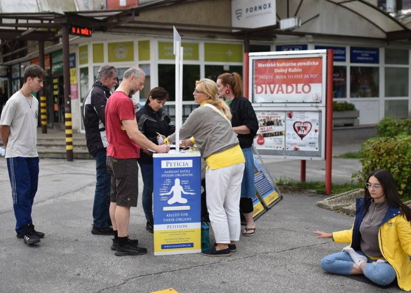 Image for article Petice na podporu Falun Dafa získává podporu veřejnosti po celém Slovensku