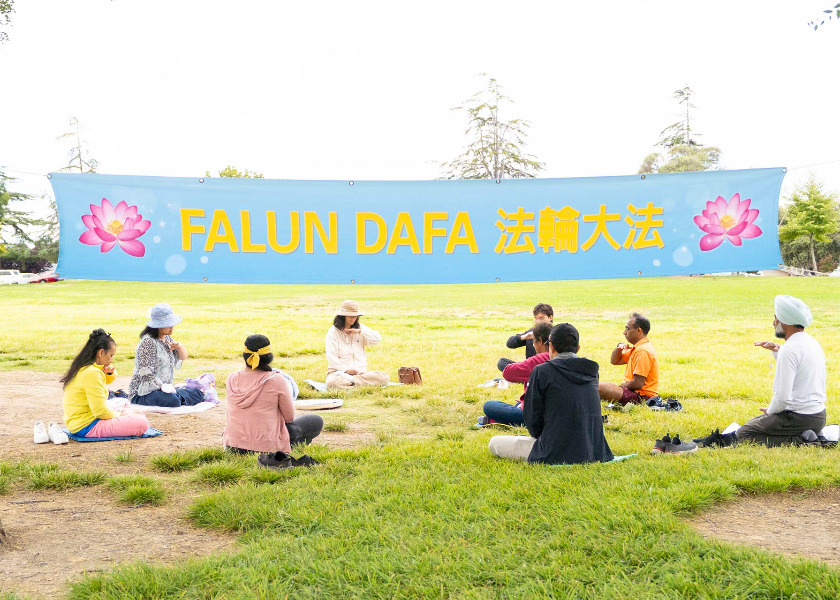 Image for article Fremont, Kalifornie: Lidé si užívají bezplatnou lekci Falun Dafa