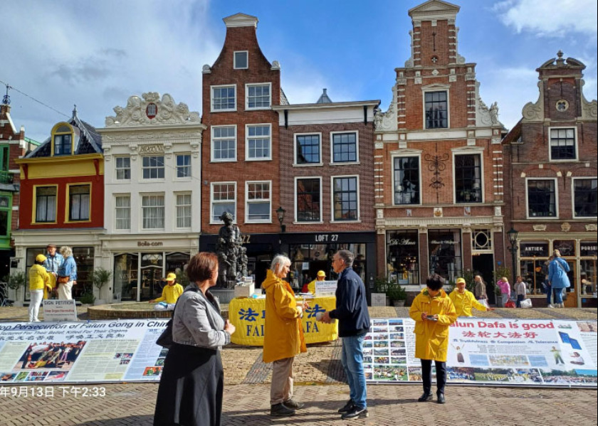 Image for article Nizozemsko: Lidé odsoudili pronásledování Falun Dafa během akce v Alkmaaru