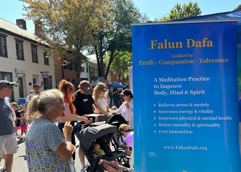 Image for article Maryland, USA: Představení Falun Dafa na festivalu In the Streets ve Fredericku