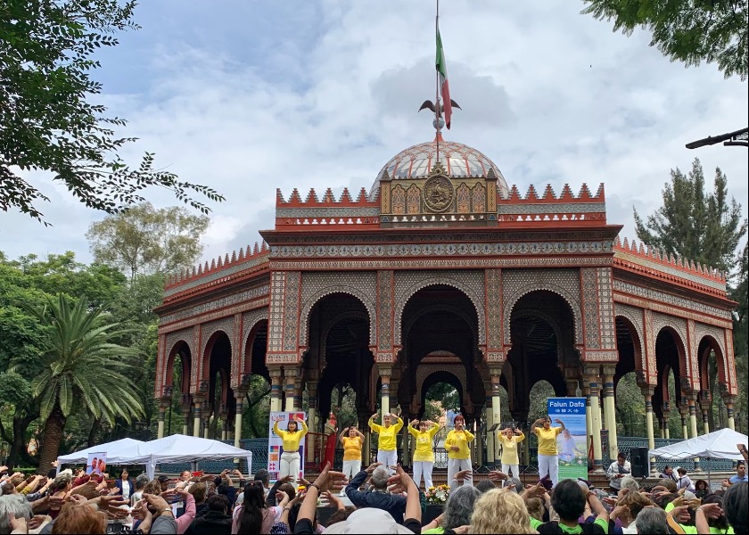 Image for article Mexiko: Falun Dafa inspiruje komunity během oslav v Mexico City a Pueble