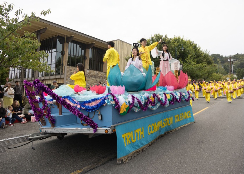 Image for article Seattle: Praktikující Falun Gongu získali cenu za nejlepší vystoupení na festivalu Mukilteo Lighthouse