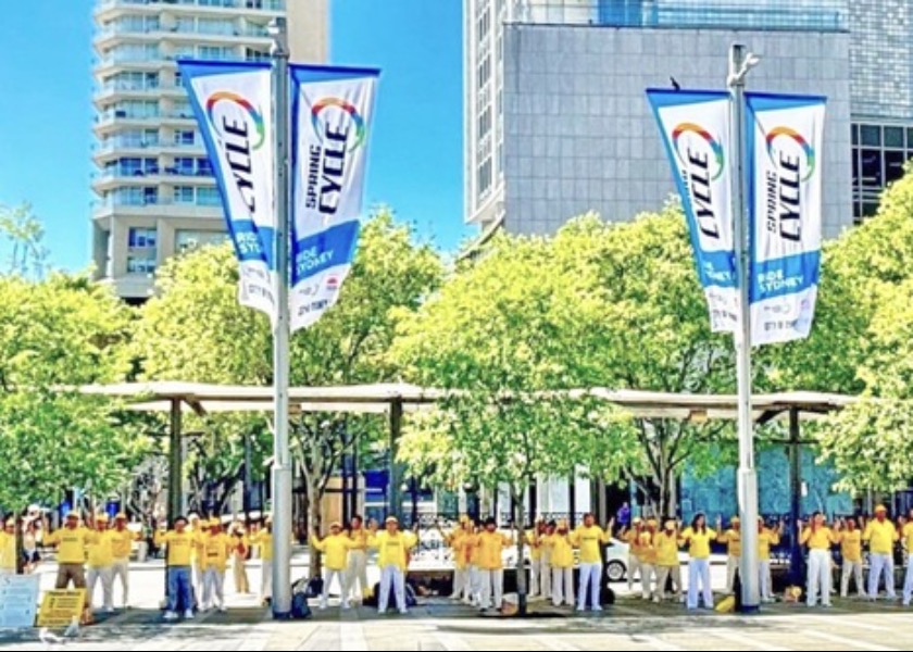 Image for article Austrálie: Lidé chválí Falun Dafa a povzbuzují praktikující během akce v Sydney