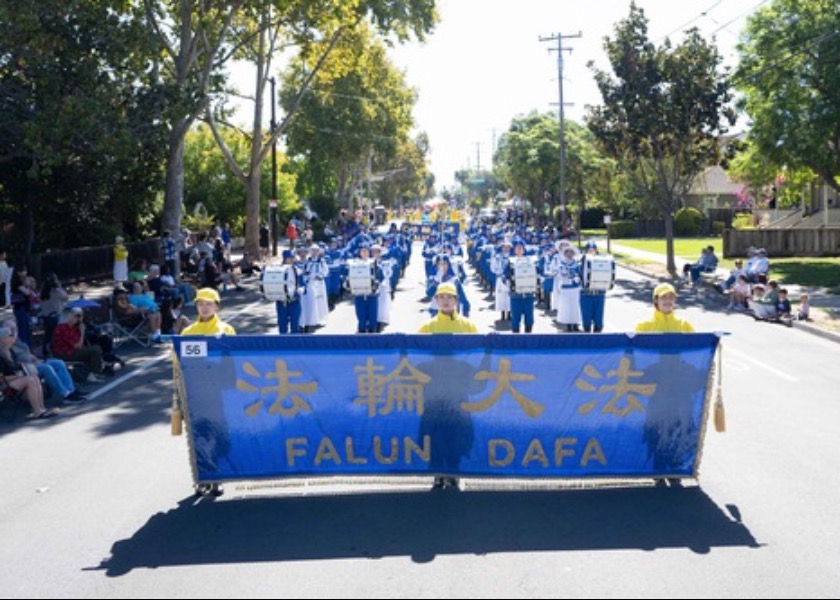 Image for article Kalifornie, USA: Praktikující Falun Dafa se zúčastnili Průvodu šampionů ve městě Santa Clara