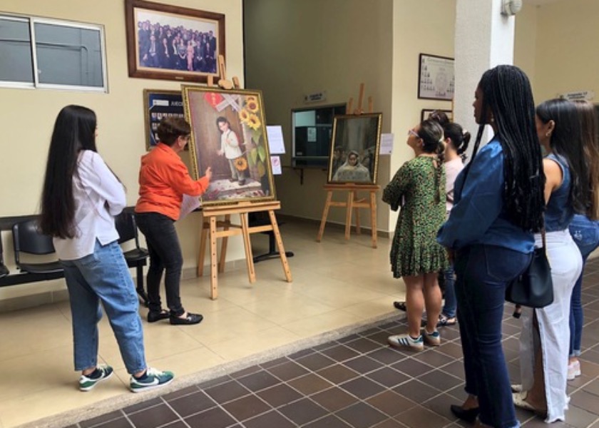 Image for article Kolumbie: Soudci v Medellínu byli ohromeni výstavou Umění Pravdivost–Soucit–Snášenlivost