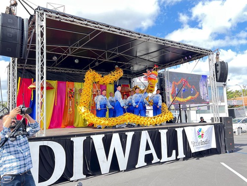 Image for article Nový Zéland: Lidé se během festivalu Díválí v Aucklandu seznamovali s Falun Dafa