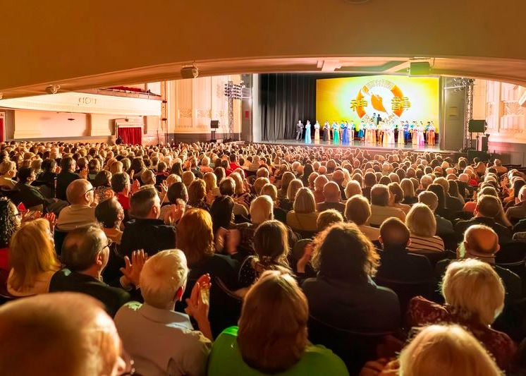 Image for article Shen Yun 2025 – Přehlídka tanečních technik ke Svátku středu podzimu bude mít premiéru exkluzivně na Gan Jing World 15. listopadu