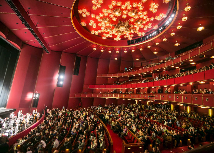 Image for article Diváci ve Francii, Itálii, Polsku, Spojeném království a Spojených státech si užívají Shen Yun: „Dobrota, laskavost a láska“