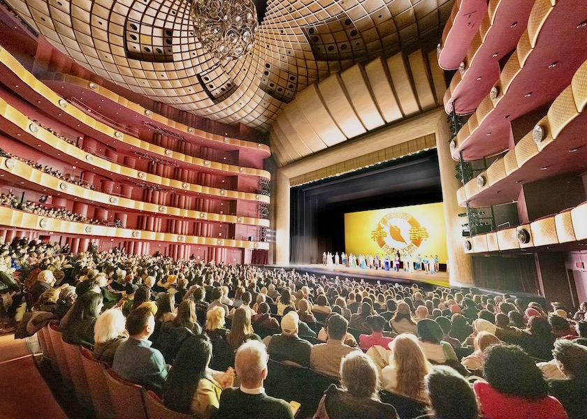 Image for article Američtí a evropští diváci sledují Shen Yun kolem Velikonoc: „Přiměje vás to radovat se ze života“