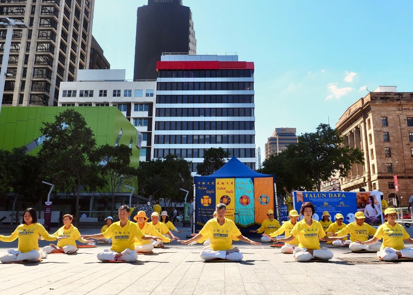 Image for article Queensland, Austrálie: Odvolání z 25. dubna je zářným příkladem nenásilného odporu