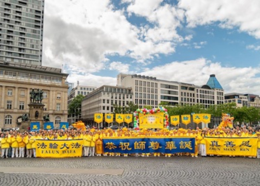 Image for article Frankfurt, Německo: Poslanci zemského parlamentu poblahopřáli k oslavám Světového dne Falun Dafa