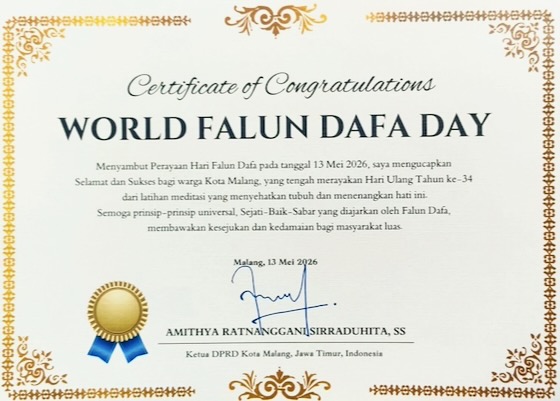 Image for article Indonéští představitelé vydali blahopřejné certifikáty ke Světovému dni Falun Dafa