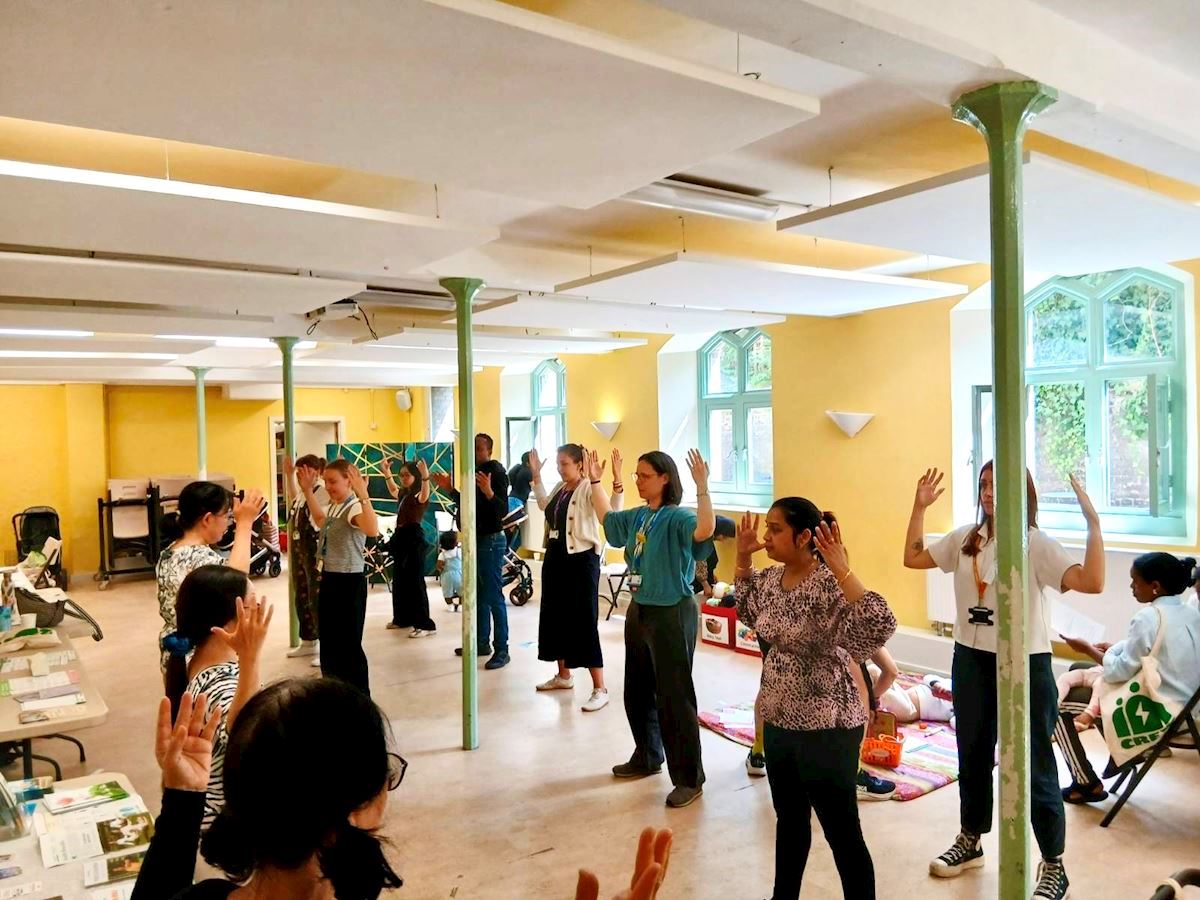 Image for article Představení Falun Dafa na komunitních fórech ve Velké Británii