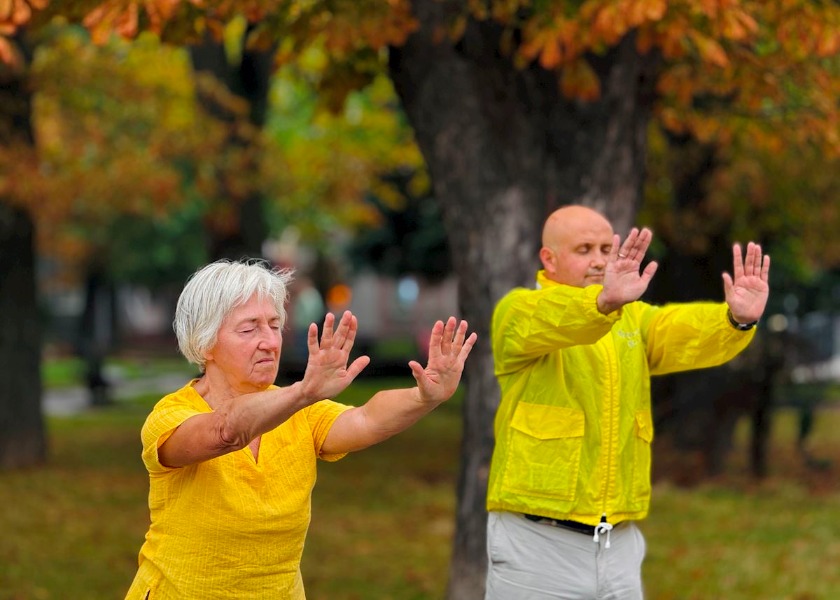 Image for article Ukrajina: Praktikující Falun Dafa přinesli naději a pokoj na oslavy Dne města Vinnycje