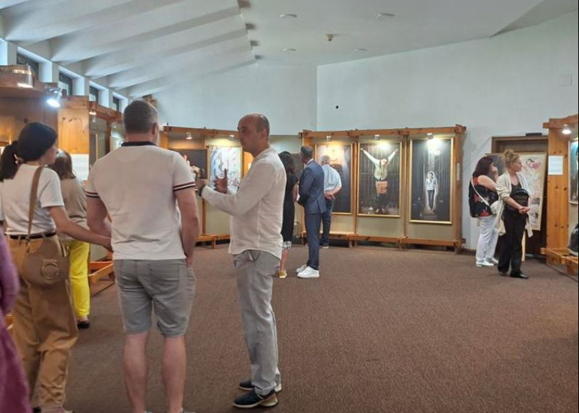 Image for article Milovníci umění a akademici v Bulharsku oceňují díla z výstavy Pravdivost–Soucit–Snášenlivost