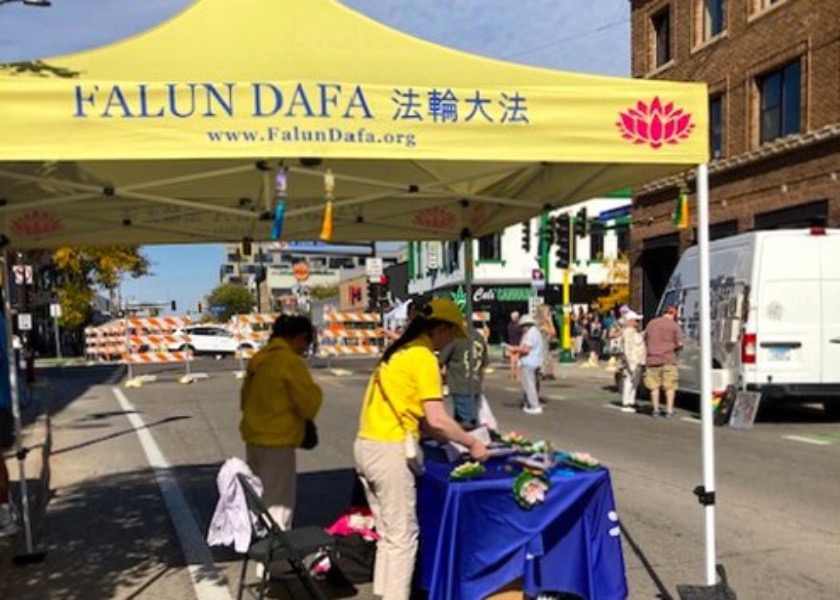 Image for article Praktikující z Minnesoty představili Falun Dafa na akci Open Streets Hennepin 2026